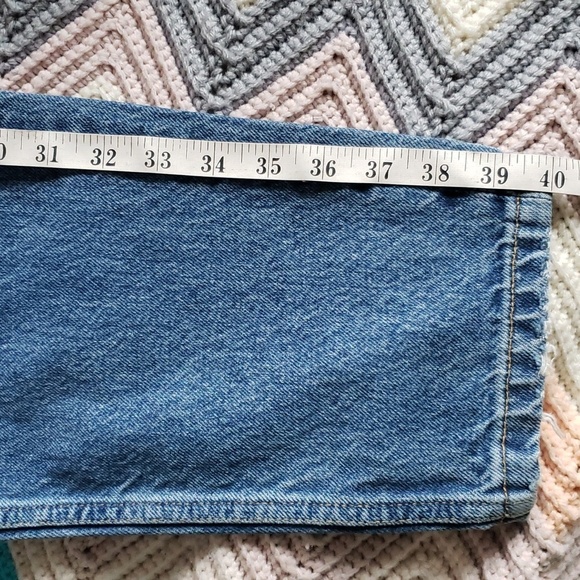 Zara slim fit Graffiti ripped jeans, mid-blue, size 31 - Picture 5 of 8